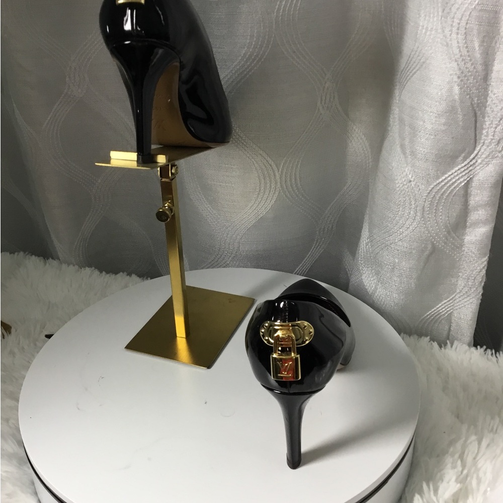 Louis Vuitton Black Patent Pointed Toe Pumps - Picture 6 of 11